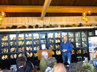 Fra Steinhusets reoler.