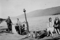 32. Fra brygga i Hakavik ved Vestfossen (oeb-203650).jpg