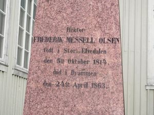 Frederik Messel Olsen gravminne Drammen.jpg