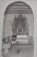 Koret og altertavlen rundt 1914. Foto: Ukjent / Carl Plünnecke