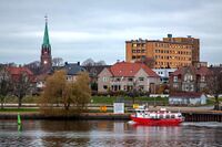 Deler av Fredrikstad sentrum sett fra øya Isegran i Glomma. Foto: Leif-Harald Ruud (2011).