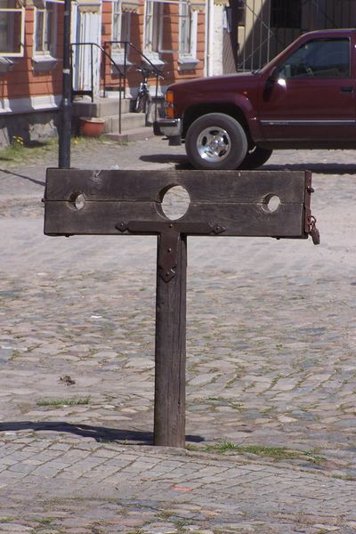 Fil:Fredrikstad Gamlebyen gapestokk.JPG