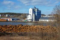 Utsikt fra Sundløkka i Fredrikstad kommune til Østfoldkorns silo på Alvim i Sarpsborg kommune. Foto: Leif-Harald Ruud (2019).