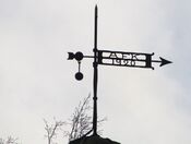 Spir på villaen Lagåsen med Klaveness’ initialer A.F.K. Foto: Stig Rune Pedersen