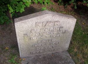 Frits Kiær gravminne.jpg