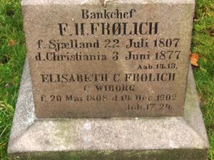 Fritz Heinrich Frølich gravminne.jpg