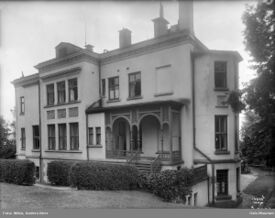 Hovedbygningen sett fra nordvest. Foto: Anders Beer Wilse/Oslo Museum (ant. 1931).
