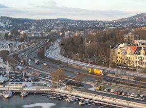 Frognerstranda med E18 Oslo 2012.jpg
