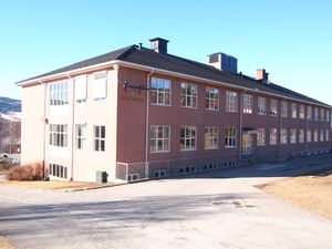Fryal skole.JPG