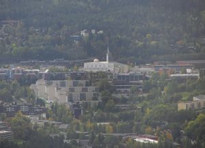 Furuset Oslo sett fra Røverkollen 2014.jpg