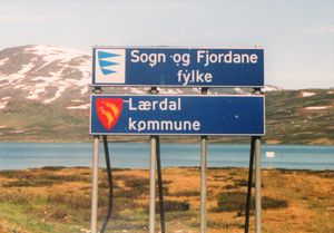 Fylkesgrensen Sogn og Fjordane Buskerud 1999.JPG