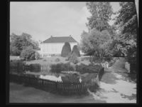92. Fylkesmuseet i Skien, Brekkeparken - no-nb digifoto 20150218 00036 NB MIT FNR 17144 A.jpg