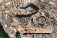 Gjenstander som ble funnet på stedet i 1990 av Arne Thorkildsen.