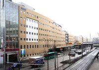 Oslo bussterminal ligger i ligger i underetasjen av Galleri Oslo på Vaterland/Grønland i Oslo, og har adresse Schweigaards gate 6. Foto: Stig Rune Pedersen (2014).