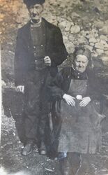 Jens og Birgit Sletto, foreldra til Anne Jensdotter Sletto. Foto: Hol Bygdearkiv.