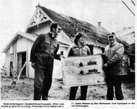 Kasfjord Baptistmenighets kirke, Elim står for fall. Menigheten hadde samlet inn mer enn en halv million kroner, og entreprenør var engasjert til å bygge den nye Elim i Kasfjord. Forstander Svein Bakkevold, Janne Madsen og Idar Markussen viser fram tegninger av den nye kirka. Harstad Tidende 8. mai 1984.