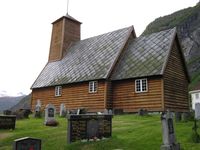 2. Gamle Gaupne kyrkje.jpg