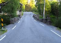 Gamle Kongsbergvei ved Smedbrua, slik det ser ut for trafikantene. Foto: Stig Rune Pedersen