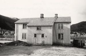 Gardmo Nordigard, Oppland - Riksantikvaren-T124 01 0144.jpg