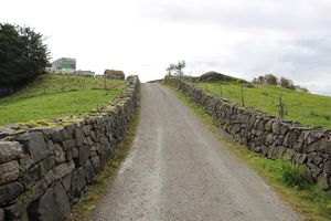 Geilaveg ved Lyngheisenteret på Lygra i Hordaland.jpg