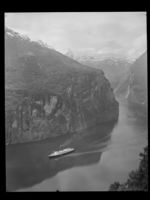 32. Geiranger - no-nb digifoto 20150107 00195 NB MIT FNR 20546.jpg