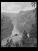 31. Geiranger - no-nb digifoto 20150121 00043 NB MIT FNR 19659.jpg