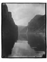 10. Geirangerfiorden - NB MS G4 0937.jpg