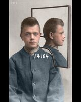 Johannes Gimseng. Fangeportrett tatt av Oslo politikammer i forbindelse med soning 8 måneder i bodsfengslet for grovt tyveri. Soning var i perioden 15/4-1915 til 11/10-1915. Johannes hadde stjålet et lommeur ved et innbrudd i Trondheim. Foto: Digitalarkivet (original)