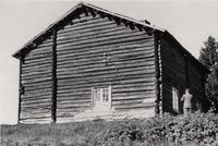 6. Giristua, Gillerholtmoen, Hedmark - Riksantikvaren-T110 01 0093.jpg