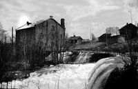 Gisledal mølle med Øvre mølledam og innløpskanal 1950.