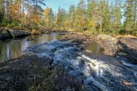 Myrgruvefossen mellom Gjerdrumsgjermenningen og Buvannet. Foto: Leif-Harald Ruud (2018)