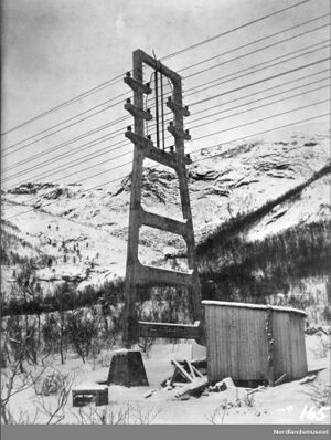 Glomfjord kraftverk betongmast2.jpg