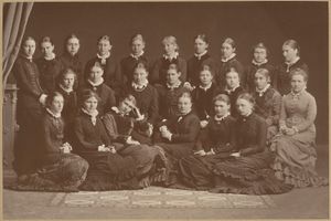 Gouvernantekveld Nissens Skole.jpg