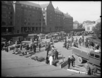 199. Grønlands Torv, Torvdirektøren - no-nb digifoto 20160211 00011 NB NS 001125C.jpg