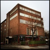 Grünerløkkas hus (tidligere Grünerløkka Folkets hus) Schleppegrells gate 32, sett fra vest. Foto: Byremo videregående skole