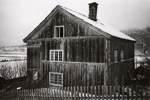 Graffer, Oppland - Riksantikvaren-T127 01 0037.jpg