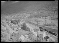 Hardangerbana, som gjekk mellom Voss og Granvin. Foto: Nasjonalbiblioteket