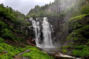 Granvin Skjervefossen 240708.jpg