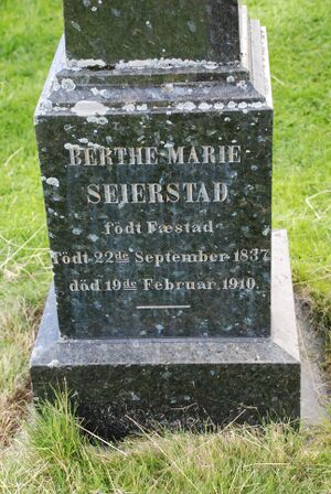 Grav Hoff Berthe Marie Seierstad.jpg