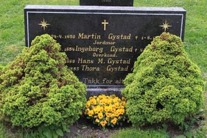 Grav Hovin Hans Gystad.jpg