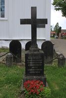 Gravminne, gårdbruker og ordfører Tron Jensen Hovind (1848-1921), Hovin kirkegård. Foto: Tore Johansen