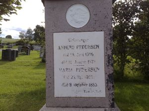 Gravminne Ås Pedersen.jpg