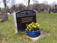 9. Gravminne Anton Bakke.jpg