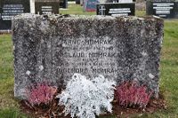 Gravminne Arne Momrak på Bø kyrkjegard