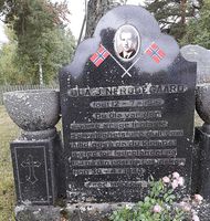 Gravminnet til Ola J. Nerødegaard. Han var soldat i den norske hær da han ble drept i krigshandlingene på Lesjaskog i april 1940. Foto: Tor Olav Haugland (2019).