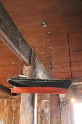 Votivskip, modell av barken «Byfogd Lindahl» frå 1858. Foto: Chris Nyborg (2017).