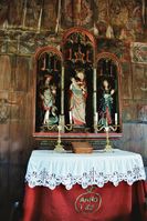 Margareta er avbilda på høyre fløy på triptyken i Grip stavkirke.