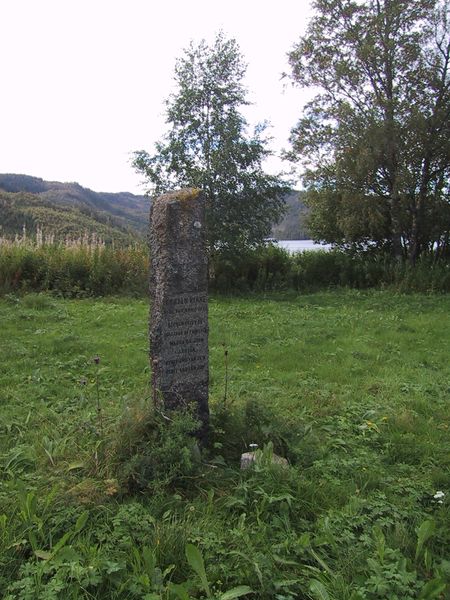 Fil:Grotan gamle kirkegard.JPG