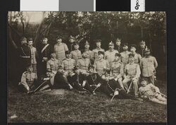 Gruppe_med_soldater_-_no-nb_digifoto.