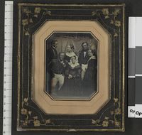 221. Gruppebilde, tre kvinner og tre menn daguerreotypi - no-nb digifoto 20160614 00263 bldsa FAU067 c.jpg